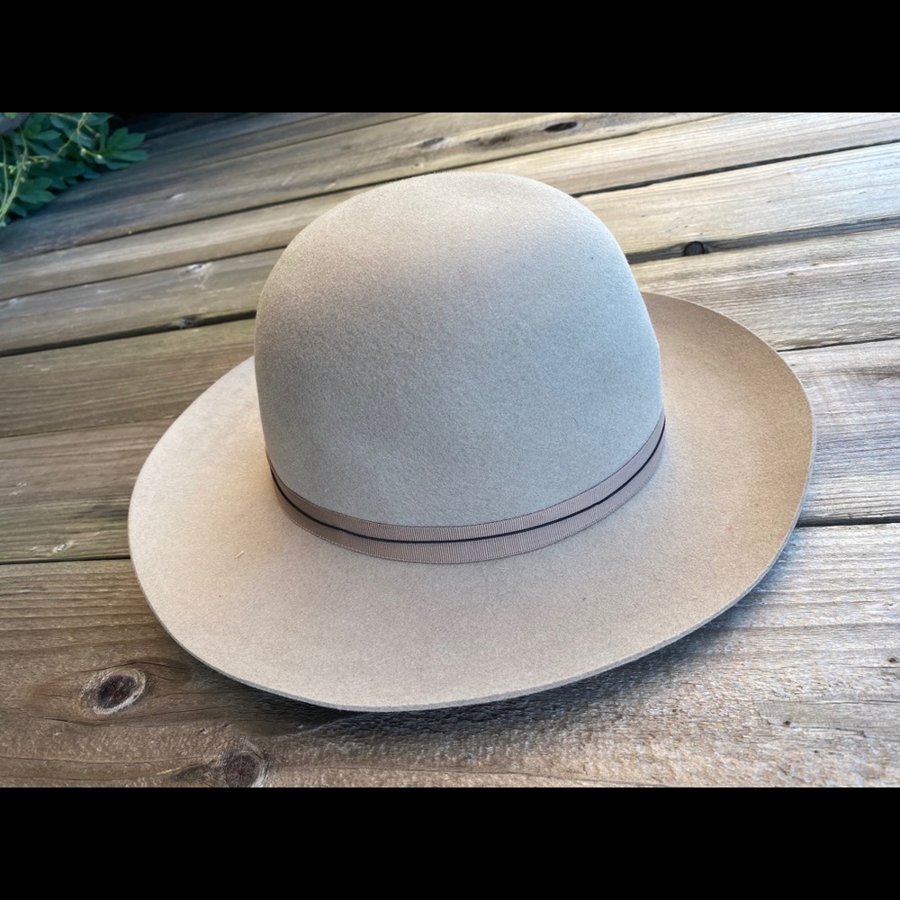 Wyeth Nico soft wool hat
Wonderful hat
adjustable